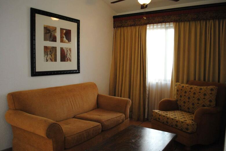 Hotel Suites El Paseo