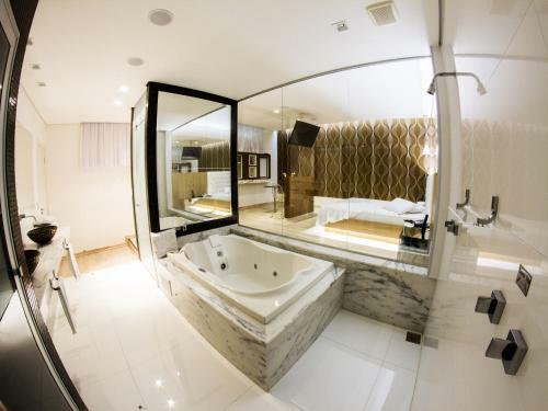 Hotel Motel Le Monde - Adults Only