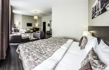 Old Town Hotel