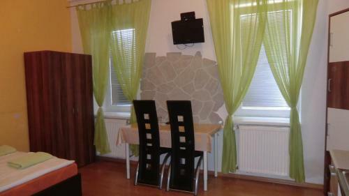 Hostal Penzion Derivia