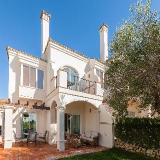 Arcos Gardens Country Estate