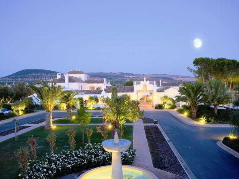 Arcos Gardens Country Estate