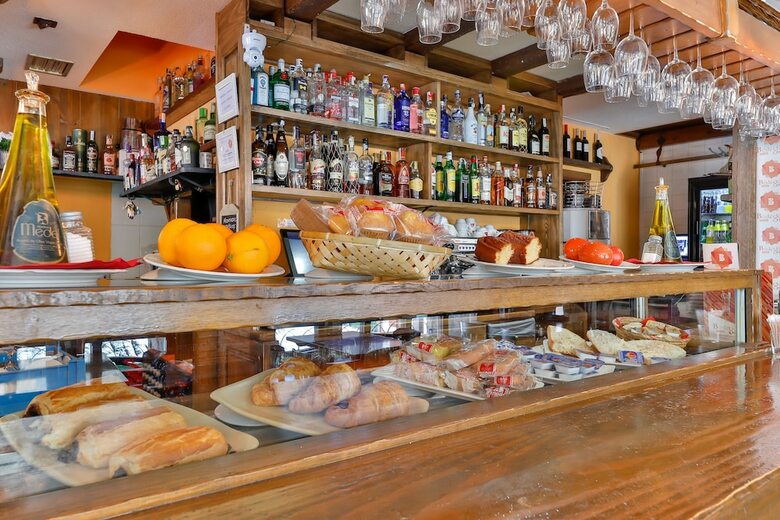 Hotel Hoster�a El Bodeg�n De Gredos
