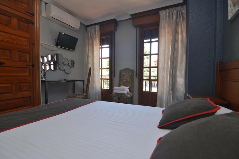 Hotel Hoster�a El Bodeg�n De Gredos