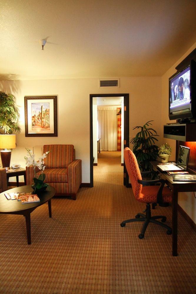 Viscount Suite Hotel