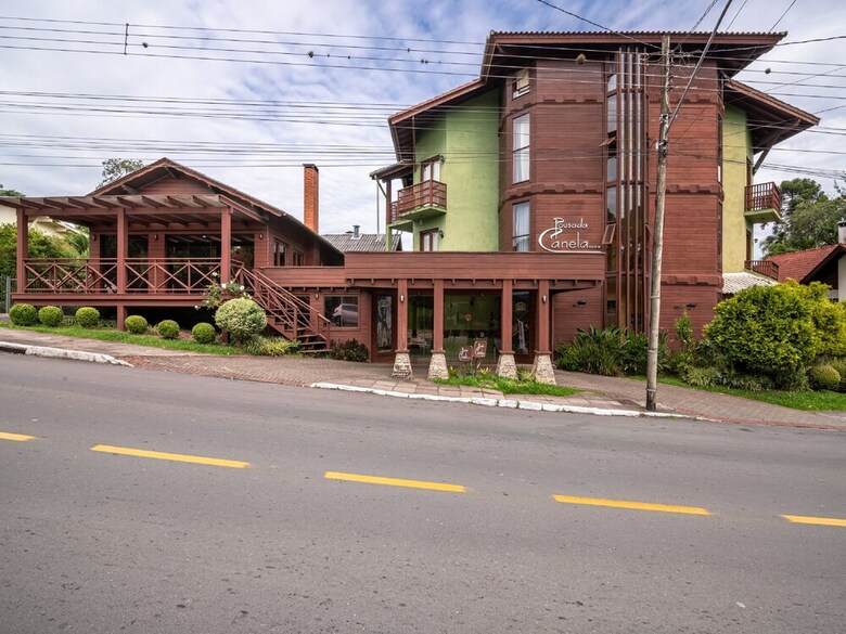 Hostal Pousada Canela