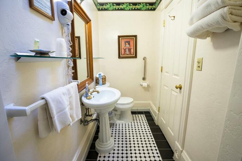Red Garter B&B Inn