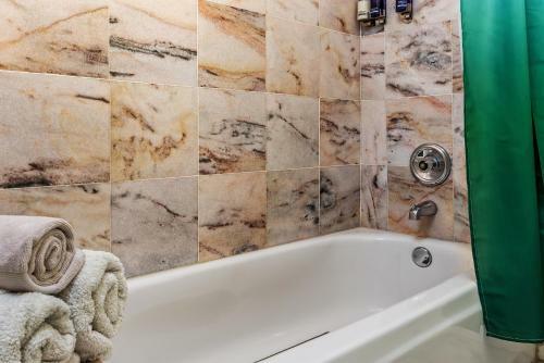 Bed & Breakfast Sheridan House Inn- Adult Only Accommodation