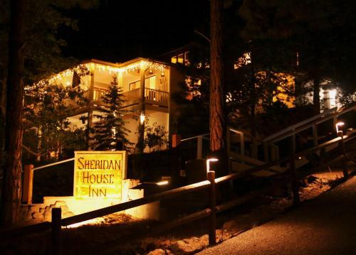 Bed & Breakfast Sheridan House Inn- Adult Only Accommodation