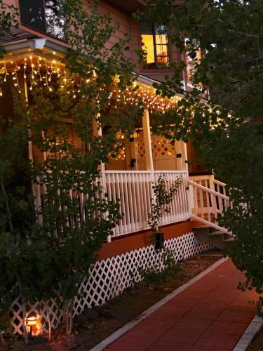 Bed & Breakfast Sheridan House Inn- Adult Only Accommodation