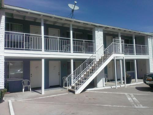 El Rancho Motel