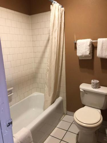 Regalodge Motel