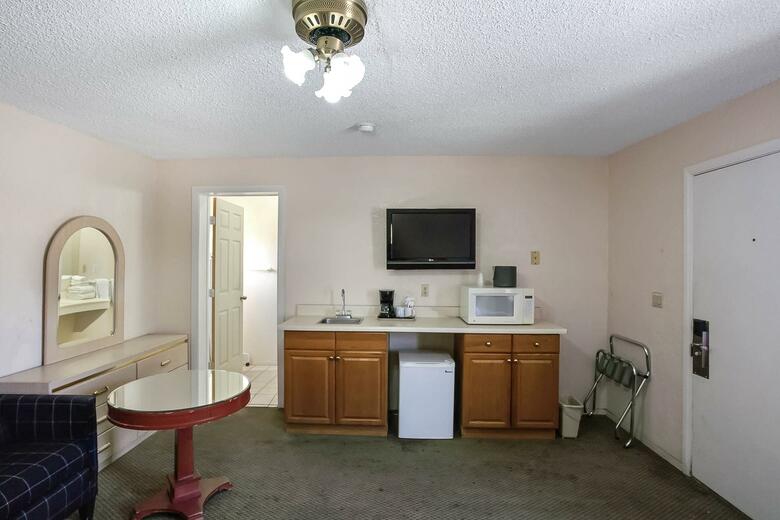 Posada Arizona Inn & Suites