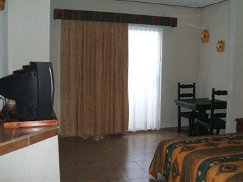 Hostal Suites Los Arcos