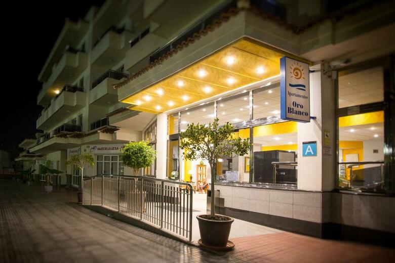 Oro Blanco Apartments
