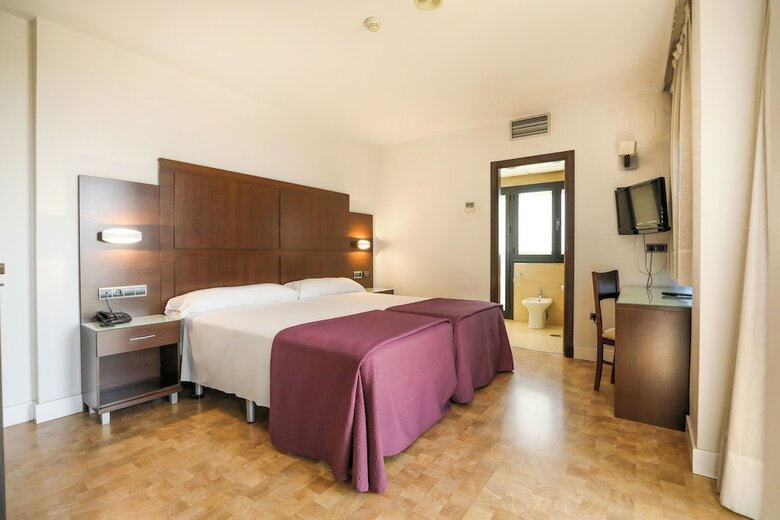 Hotel Conquista De Granada