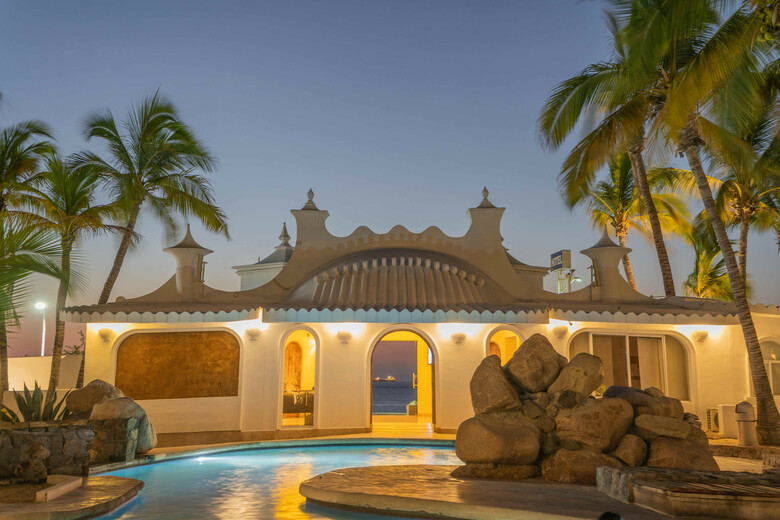 Hotel & Suites El Moro