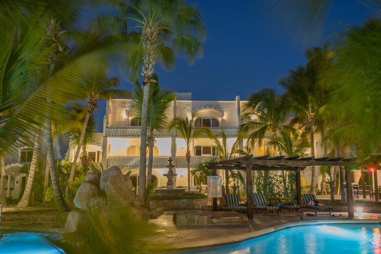 Hotel & Suites El Moro
