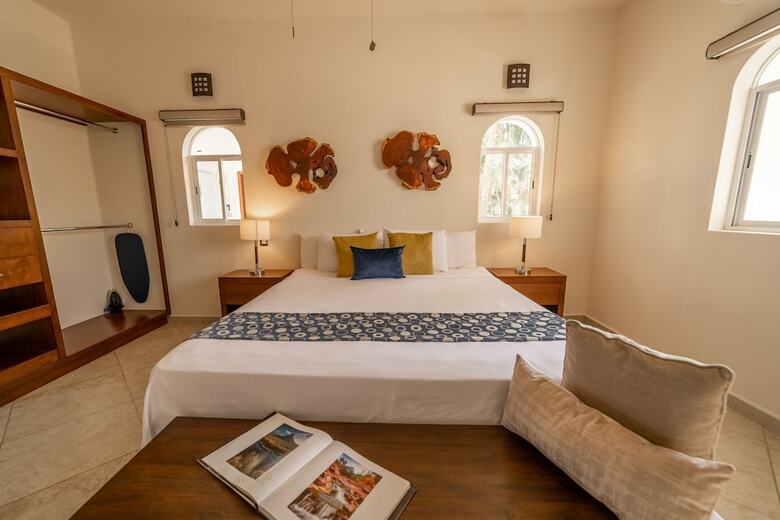 Hotel & Suites El Moro