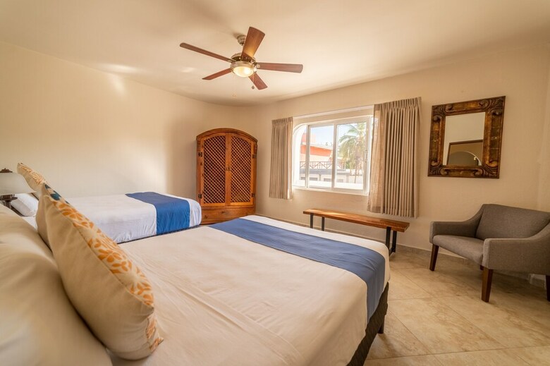 Hotel & Suites El Moro