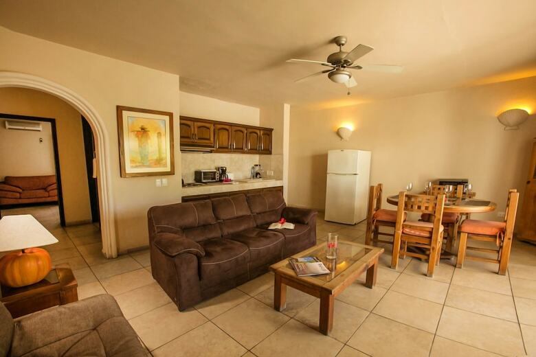 Hotel & Suites El Moro