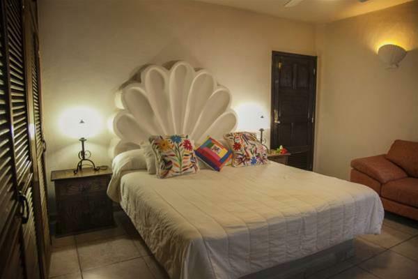 Hotel & Suites El Moro