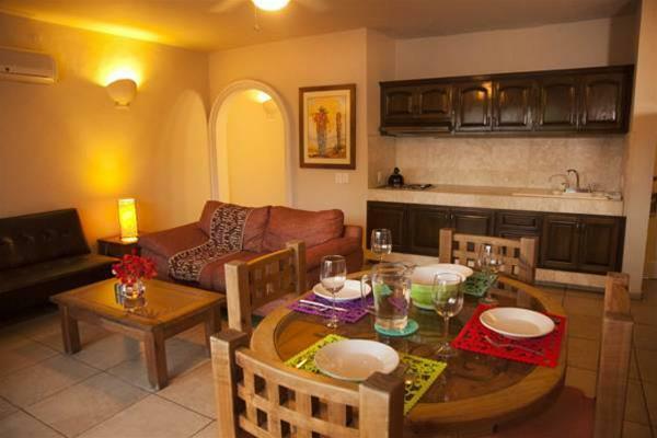 Hotel & Suites El Moro