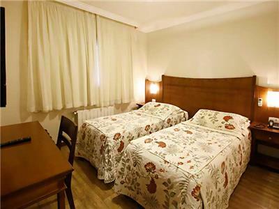 Hostal Encantos Lago Hotel