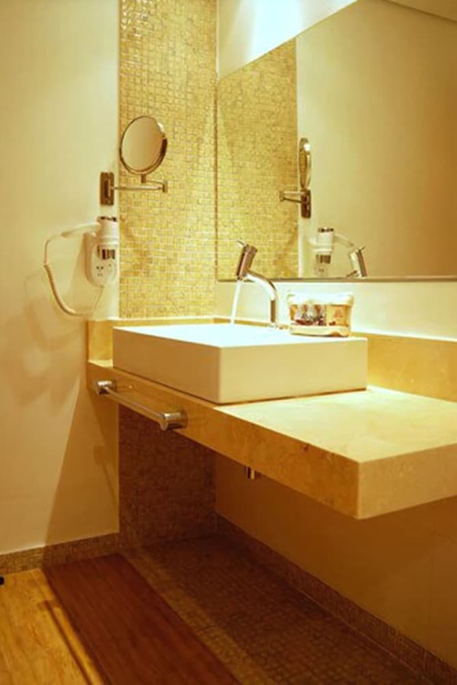 Abayomi Hotel