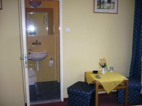 Hostal Pension Garni