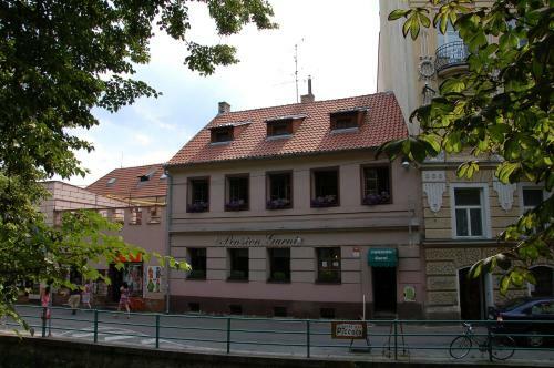 Hostal Pension Garni