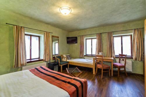 Hostal Pension U Hada