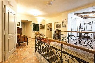 Hotel Kr?�n?v D?m