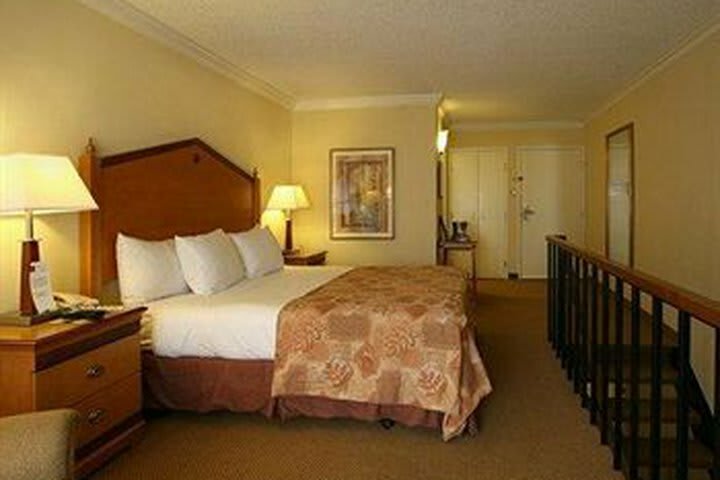 Clarion Hotel Medical Center