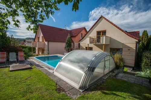 Hostal Pension Pod Skalkou
