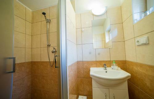 Hostal Pension Jana