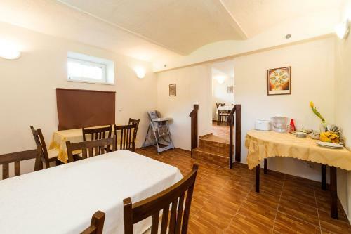 Hostal Pension Jana