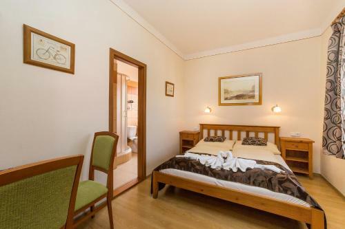 Hostal Penzion Gardena