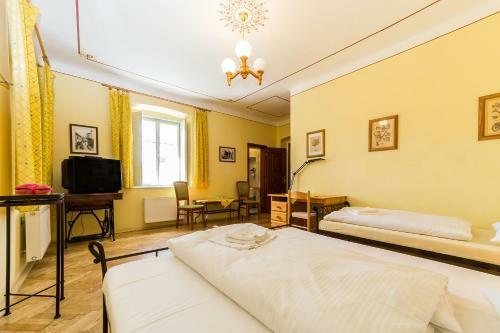Hostal Penzion Gardena