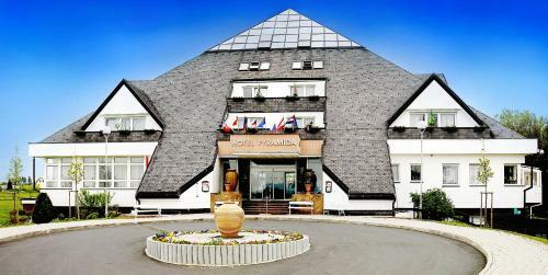 L�ze?sk� Hotel Pyramida I