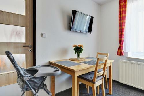 Apartamentos Pension ?esk�