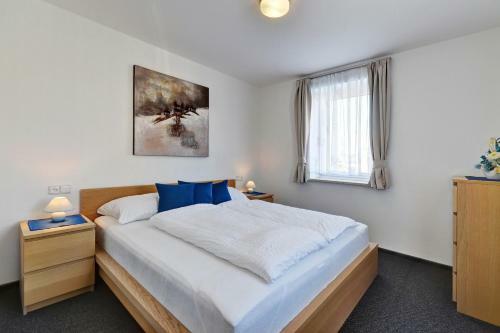 Apartamentos Pension ?esk�