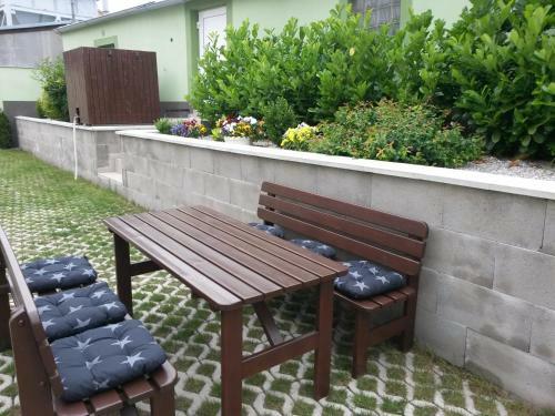 Apartamentos Pension ?esk�