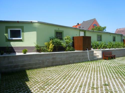 Apartamentos Pension ?esk�