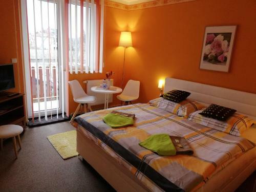 Hostal Pension Three