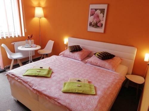 Hostal Pension Three