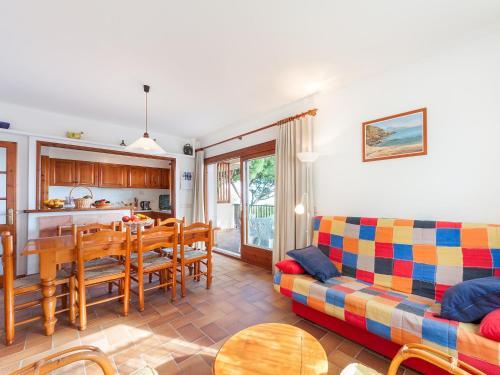 Three-bedroom Apartment Pals Girona 1