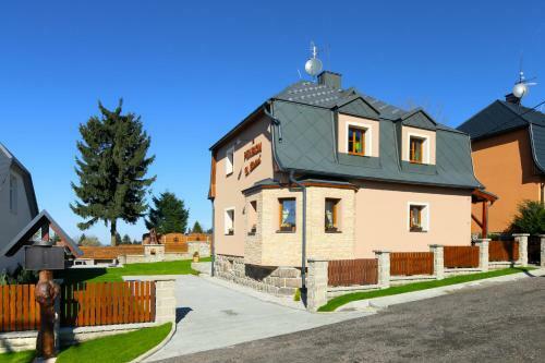 Hostal Pension H.blatn�