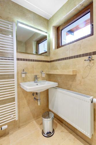 Hostal Pension H.blatn�