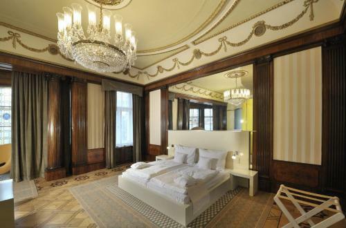 Hotel Okresn� D?m